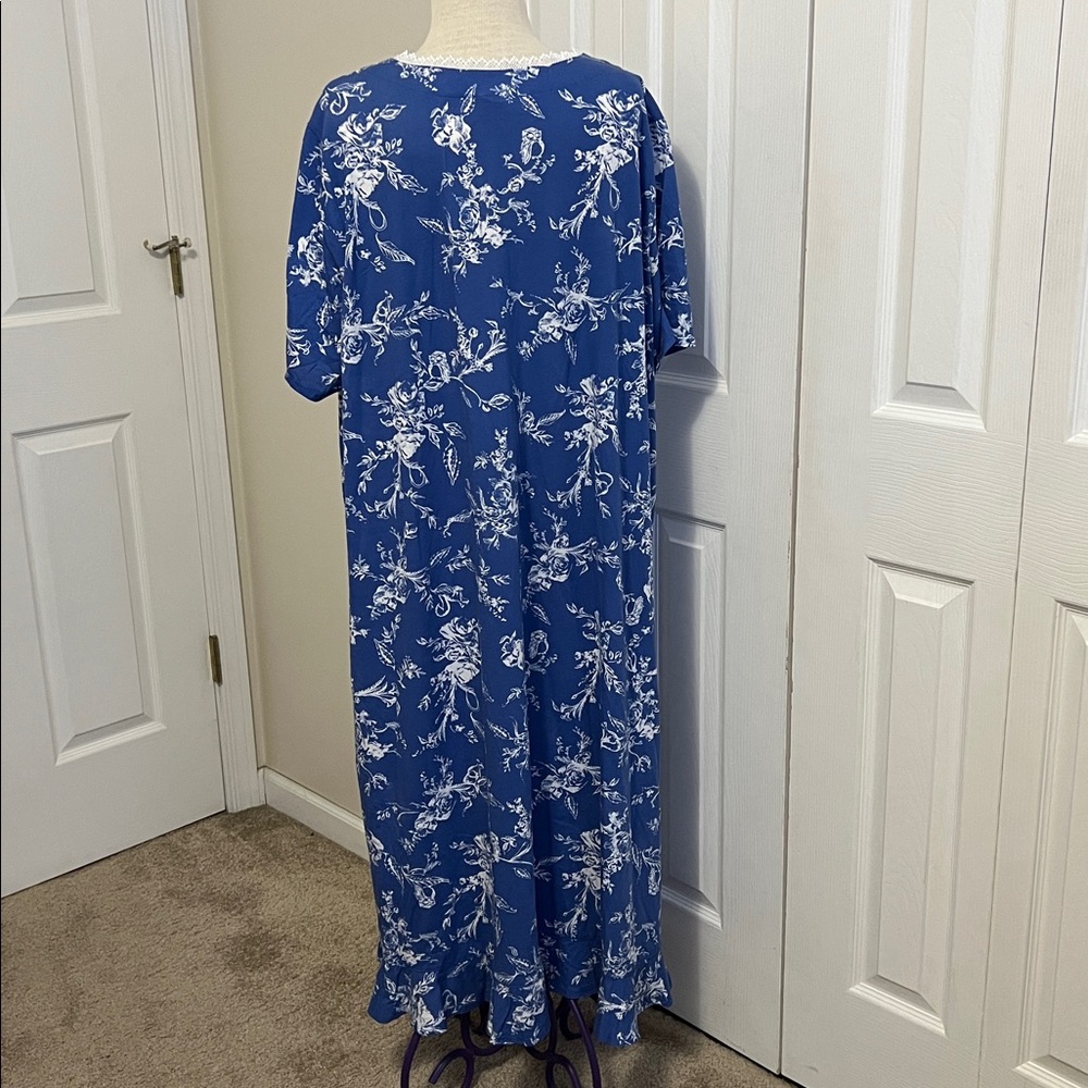 Adonna Blue and White Floral Owl Print Short Sleeve Nightgown Size 3X - Picture 8 of 16